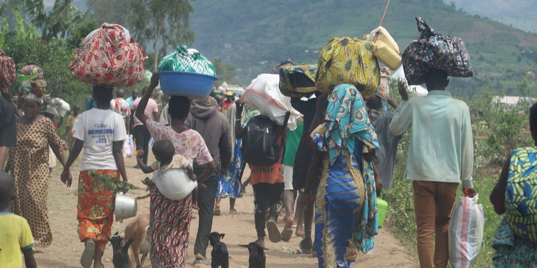 Families who fled DRC arrive at a transit centre at the DRC-Burundi border - Habib Dushime - Save the Children.JPG