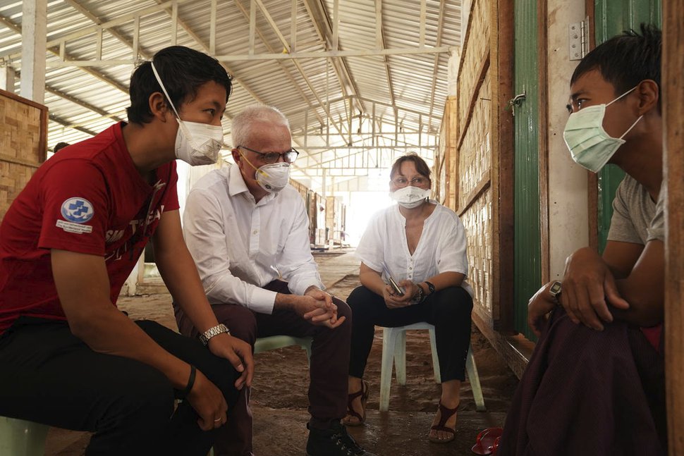 Peter Sands in Myanmar Photo Suphak Nosten - SMRU-Shwe Kout Ko TBHIV clinic.jpg