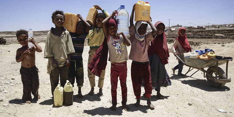 Yemen Khamir IDP Settlement Photo by Giles Clarke OCHA.jpg