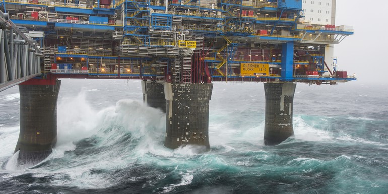 0087416-sleipner_a_platform_storm-photo_oyvind_hagen-statoil.jpg